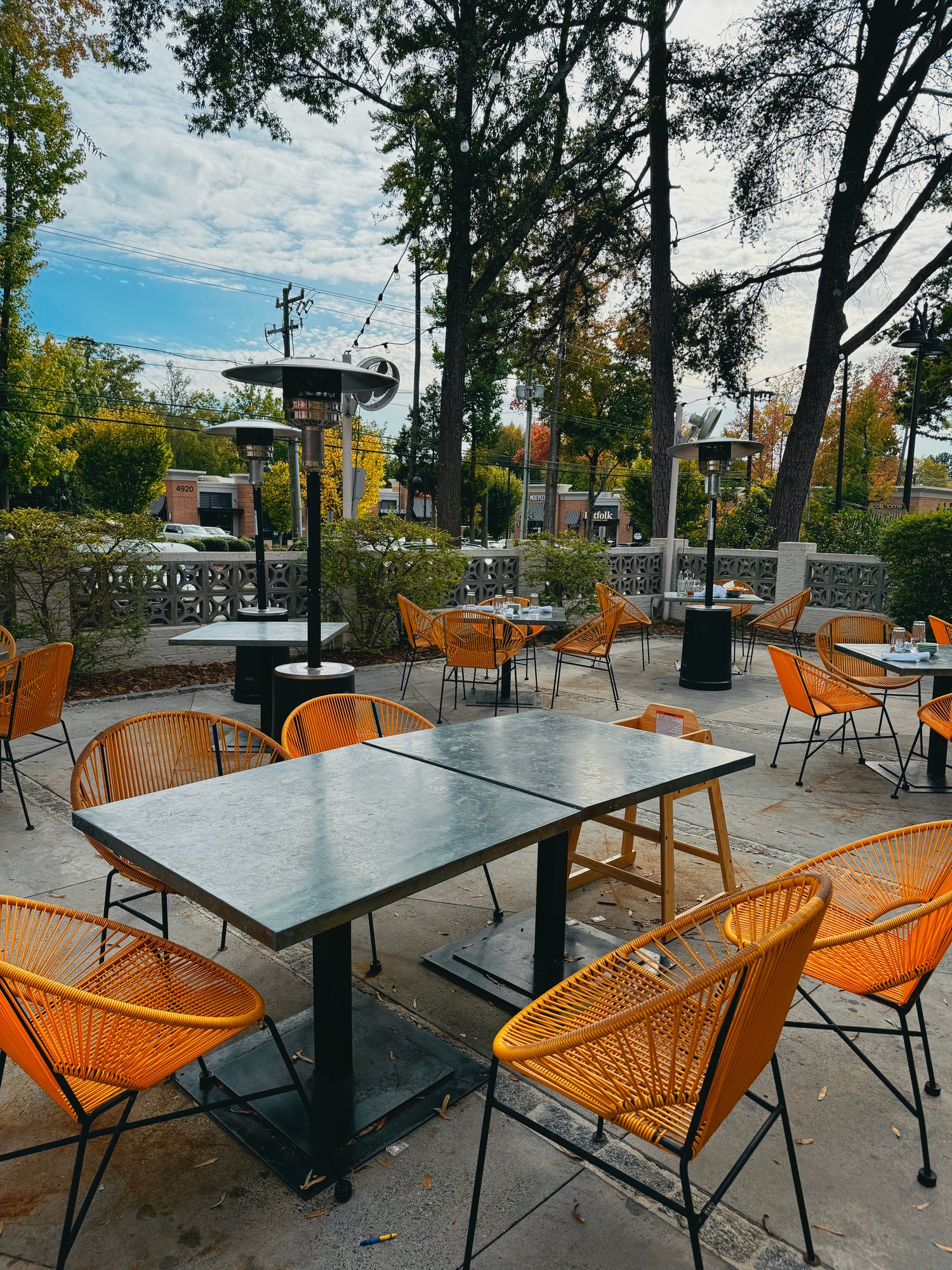 49154568-C906-4326-B3E3-B89D8F009803