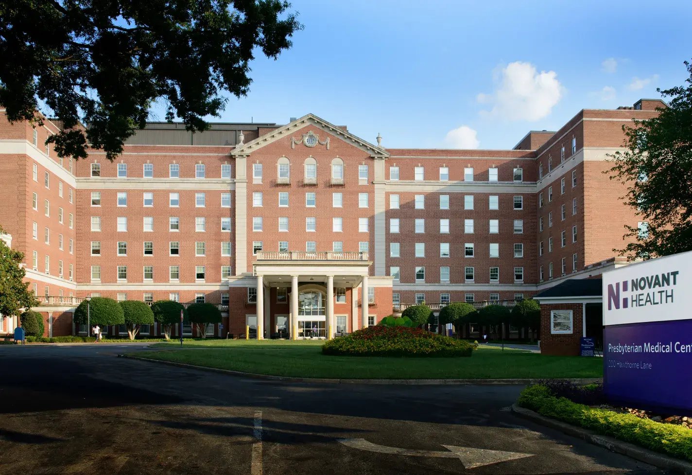 200-hawthorne-lane-charlotte-nc-building-front-1424-978px